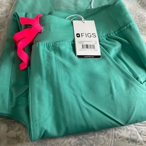 Figs…High Waisted Zamora Jogger Scrubs NWT size Small